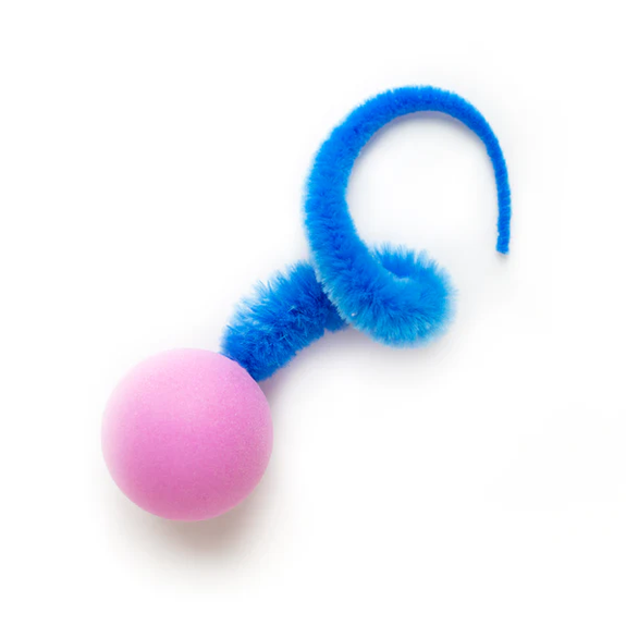Wiggly Pong Ball Rolling Ball with Fuzzy Tail Cat Toy